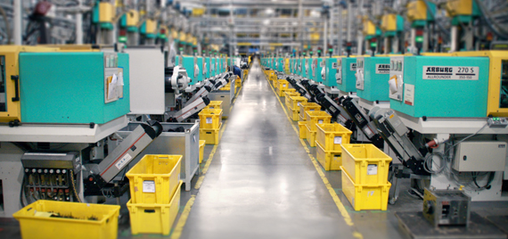 Macchine per stampaggio a iniezione nello stabilimento igus®