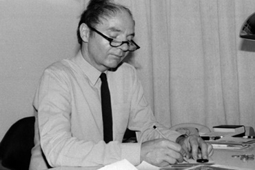 Günter Blase nel suo ufficio presso igus nel 1964