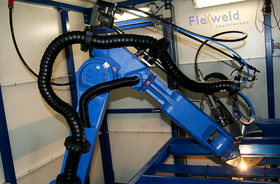 Robot di saldatura laser Flexweld con triflex R